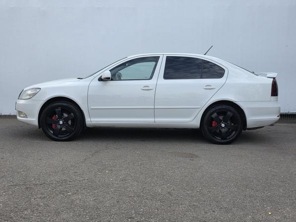 Skoda Octavia II (A5) Рестайлинг с пробегом 2013 года, цена 750 000 рублей, 243150 км, лифтбек, Автокод Объявления