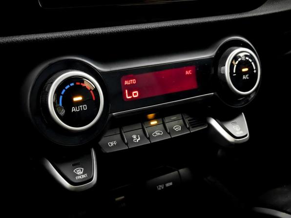 Kia Rio IV Рестайлинг с пробегом 2021 года, цена 1 710 000 рублей, 116910 км, хэтчбек, Автокод Объявления