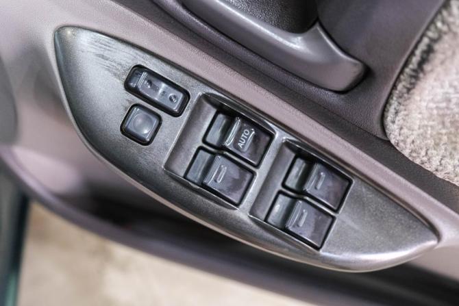 Toyota Platz с пробегом 2000 года, цена 499 000 рублей, 240000 км, седан, Автокод Объявления