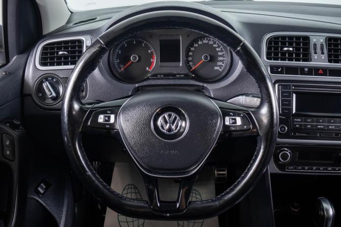Volkswagen Polo V Рестайлинг с пробегом 2016 года, цена 1 179 000 рублей, 74830 км, седан, Автокод Объявления