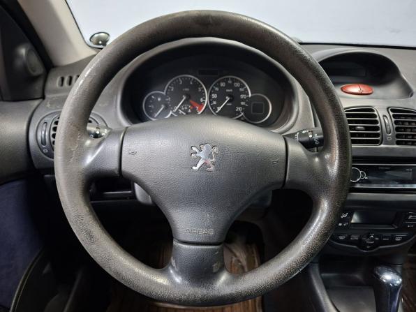 Peugeot 206 с пробегом 2005 года, цена 279 000 рублей, 178296 км, хэтчбек, Автокод Объявления