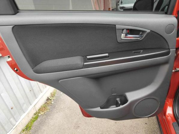 Suzuki SX4 I (Classic) Рестайлинг с пробегом 2010 года, цена 955 000 рублей, 117430 км, хэтчбек, Автокод Объявления