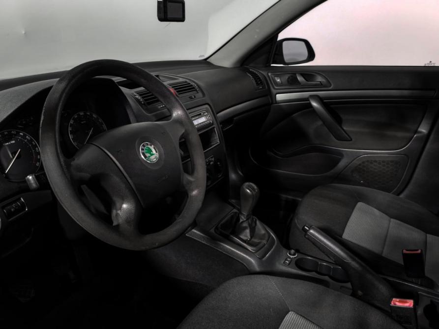 Skoda Octavia II (A5) Санкт-Петербург  - изображение 9
