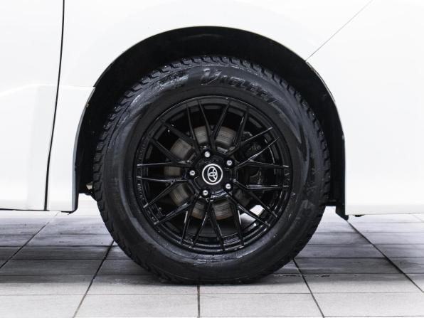 Toyota Noah III (R80) с пробегом 2017 года, цена 2 049 000 рублей, 180971 км, минивэн, Автокод Объявления