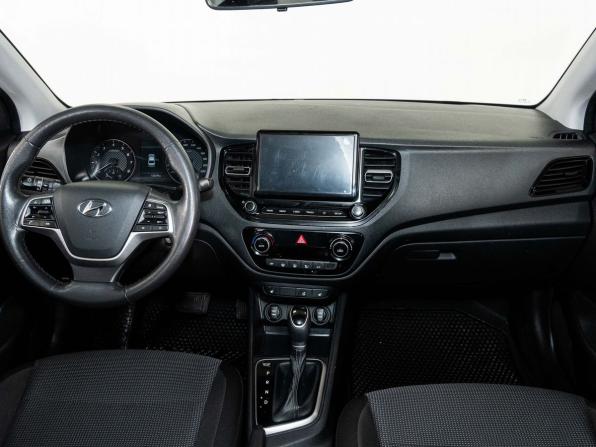 Hyundai Solaris II Рестайлинг с пробегом 2020 года, цена 1 566 000 рублей, 130298 км, седан, Автокод Объявления