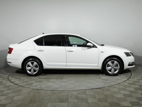 Skoda Octavia III (A7) Рестайлинг с пробегом 2018 года, цена 2 199 700 рублей, 44385 км, лифтбек, Автокод Объявления
