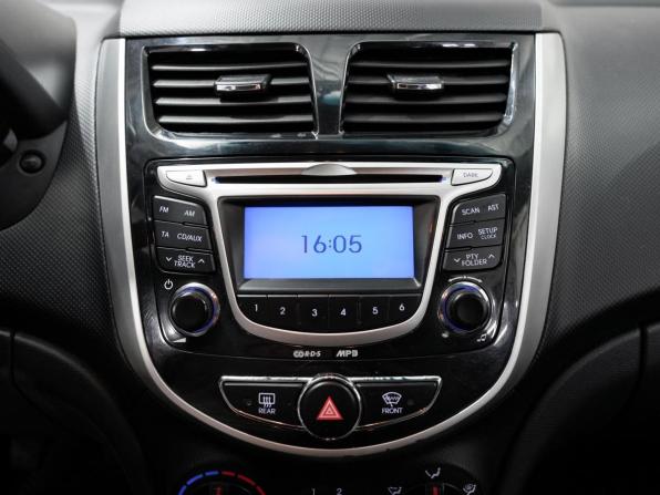 Hyundai Solaris I с пробегом 2013 года, цена 822 000 рублей, 145000 км, седан, Автокод Объявления