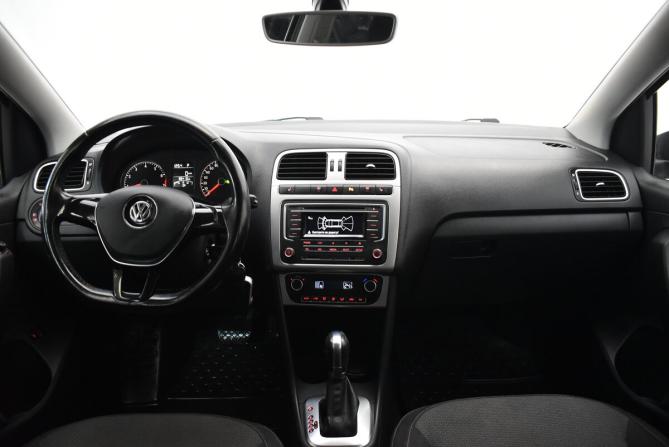 Volkswagen Polo V Рестайлинг с пробегом 2017 года, цена 1 220 000 рублей, 85410 км, седан, Автокод Объявления