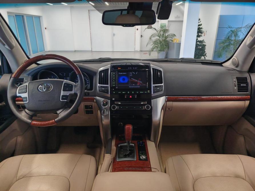 Toyota Land Cruiser 200 Series Рестайлинг 1 Санкт-Петербург  - изображение 11