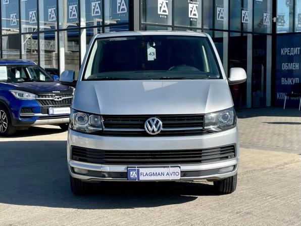 Volkswagen Caravelle T6 с пробегом 2015 года, цена 2 690 000 рублей, 240005 км, минивэн, Автокод Объявления