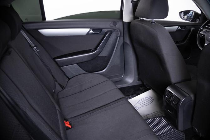 Volkswagen Passat B7 с пробегом 2011 года, цена 899 000 рублей, 180000 км, седан, Автокод Объявления