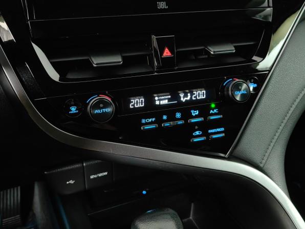 Toyota Camry VIII (XV70) Рестайлинг с пробегом 2021 года, цена 2 980 000 рублей, 109532 км, седан, Автокод Объявления