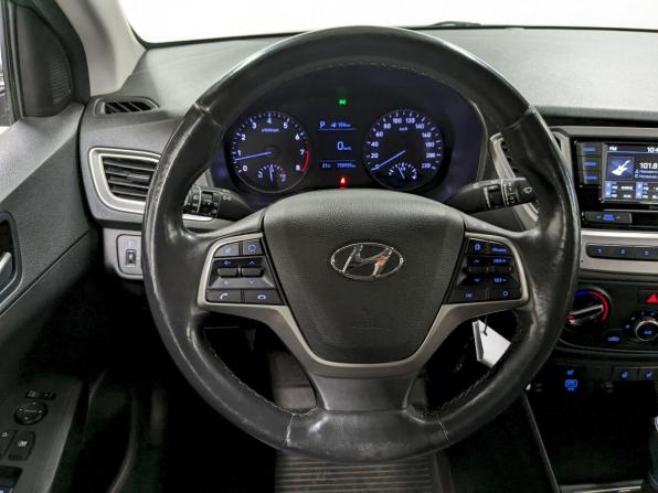 Hyundai Solaris II с пробегом 2019 года, цена 1 240 000 рублей, 178540 км, седан, Автокод Объявления
