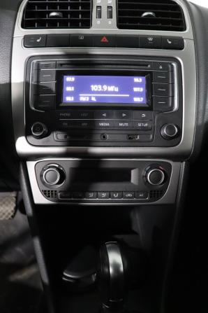 Volkswagen Polo V Рестайлинг с пробегом 2017 года, цена 1 199 990 рублей, 116115 км, седан, Автокод Объявления