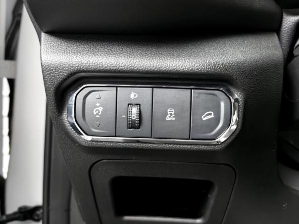 Haval Jolion I Рестайлинг с пробегом 2025 года, цена 2 399 000 рублей, 9348 км, внедорожник, Автокод Объявления