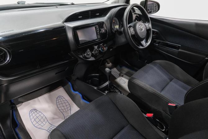 Toyota Vitz III (XP130) Рестайлинг 2 с пробегом 2018 года, цена 999 000 рублей, 140200 км, хэтчбек, Автокод Объявления
