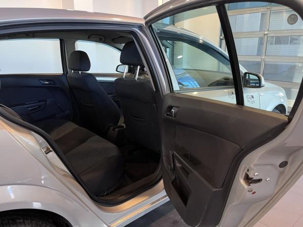 Opel Astra H Рестайлинг с пробегом 2009 года, цена 266 000 рублей, 257630 км, хэтчбек, Автокод Объявления