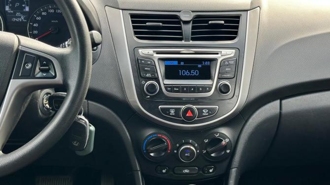 Hyundai Solaris I Рестайлинг с пробегом 2015 года, цена 850 000 рублей, 134000 км, хэтчбек, Автокод Объявления