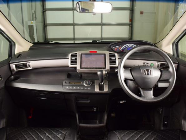 Honda Freed I Рестайлинг с пробегом 2011 года, цена 1 144 995 рублей, 156068 км, компактвэн, Автокод Объявления