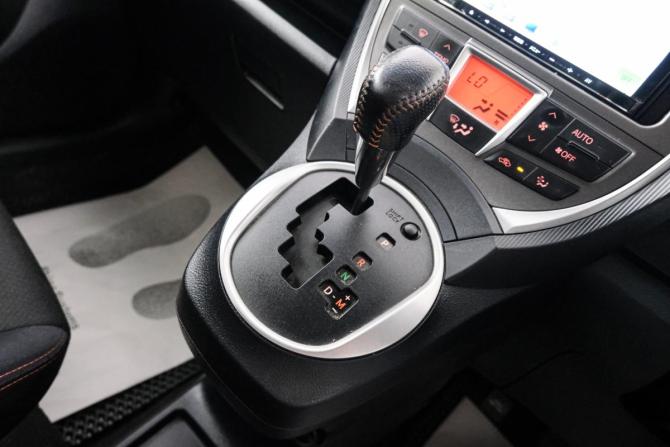 Subaru Trezia с пробегом 2011 года, цена 999 000 рублей, 131200 км, хэтчбек, Автокод Объявления