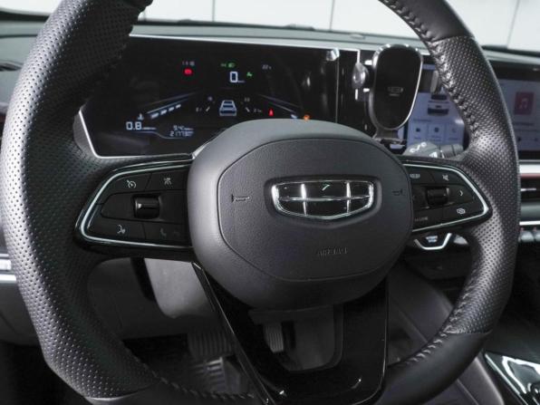 Geely Coolray I Рестайлинг с пробегом 2024 года, цена 2 130 000 рублей, 21773 км, внедорожник, Автокод Объявления
