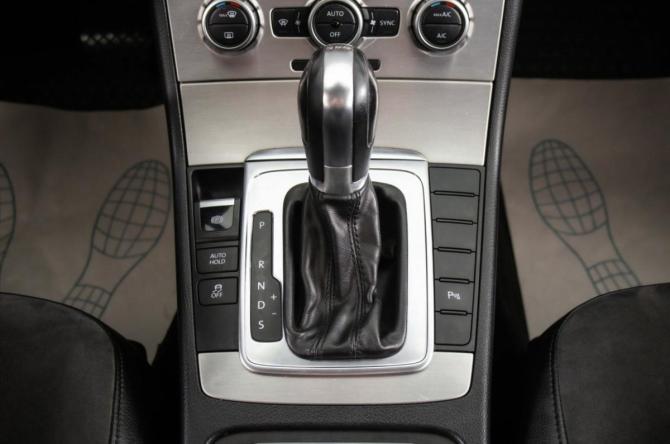 Volkswagen Passat B7 с пробегом 2012 года, цена 1 439 000 рублей, 270000 км, седан, Автокод Объявления