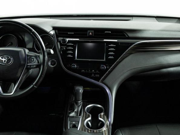 Toyota Camry VIII (XV70) с пробегом 2019 года, цена 2 039 585 рублей, 233000 км, седан, Автокод Объявления