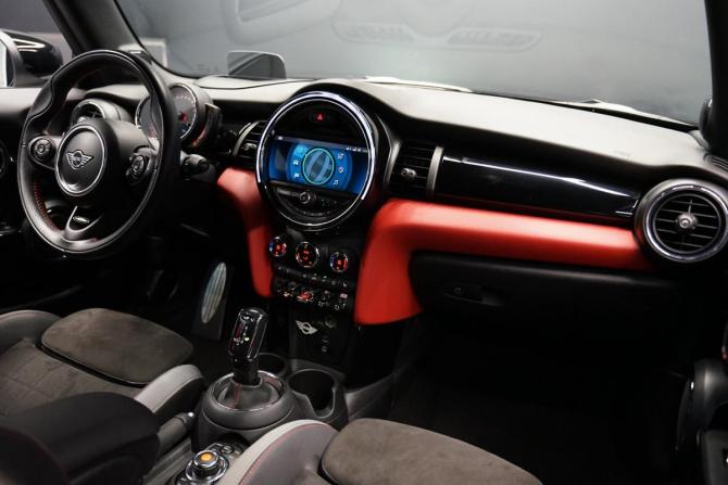 Mini Cabrio III Рестайлинг с пробегом 2020 года, цена 3 292 000 рублей, 56000 км, кабриолет, Автокод Объявления