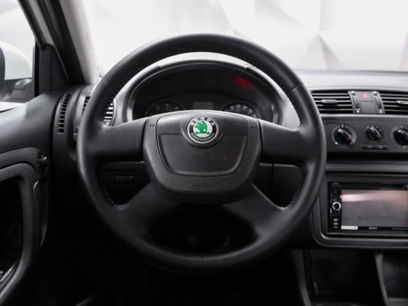 Skoda Fabia II Рестайлинг с пробегом 2011 года, цена 520 000 рублей, 157700 км, хэтчбек, Автокод Объявления