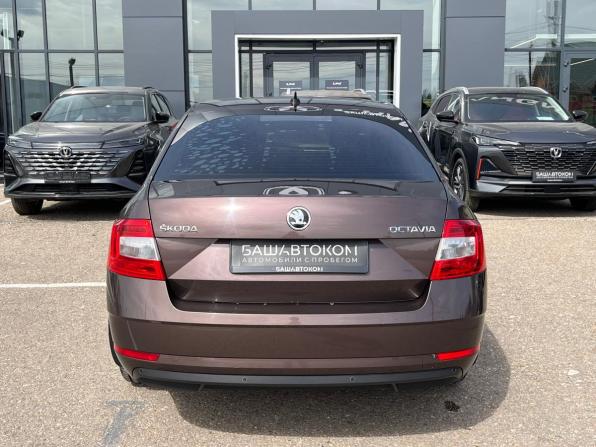 Skoda Octavia III (A7) Рестайлинг с пробегом 2018 года, цена 1 650 000 рублей, 137790 км, лифтбек, Автокод Объявления