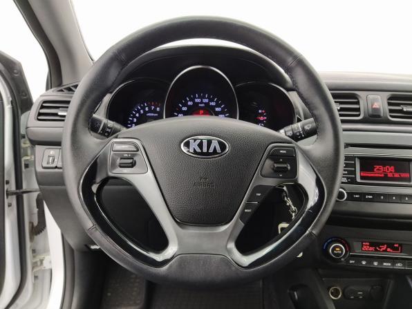 Kia Rio III Рестайлинг с пробегом 2015 года, цена 749 000 рублей, 200000 км, седан, Автокод Объявления