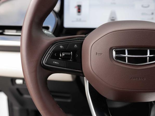 Geely Monjaro I с пробегом 2023 года, цена 3 300 000 рублей, 23407 км, внедорожник, Автокод Объявления