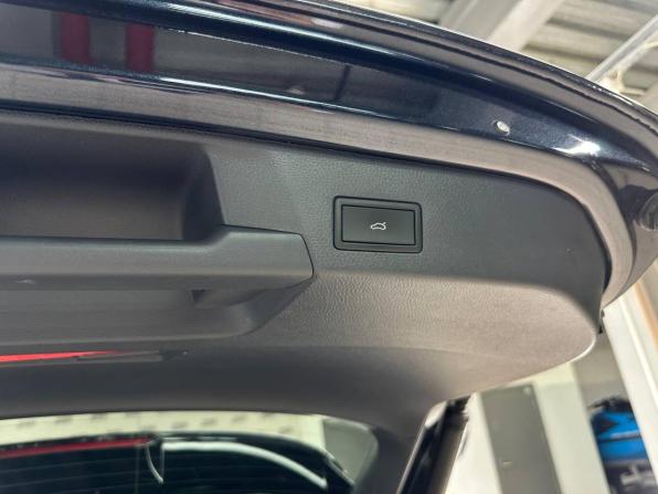 Volkswagen ID.6 с пробегом 2022 года, цена 4 940 000 рублей, 18756 км, внедорожник, Автокод Объявления