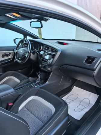Kia Ceed II с пробегом 2015 года, цена 1 050 000 рублей, 170000 км, хэтчбек, Автокод Объявления