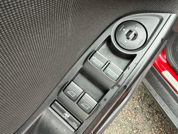 Ford Focus III с пробегом 2012 года, цена 595 000 рублей, 275238 км, хэтчбек, Автокод Объявления
