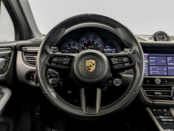 Porsche Macan I Рестайлинг 2 с пробегом 2022 года, цена 6 395 000 рублей, 43860 км, внедорожник, Автокод Объявления