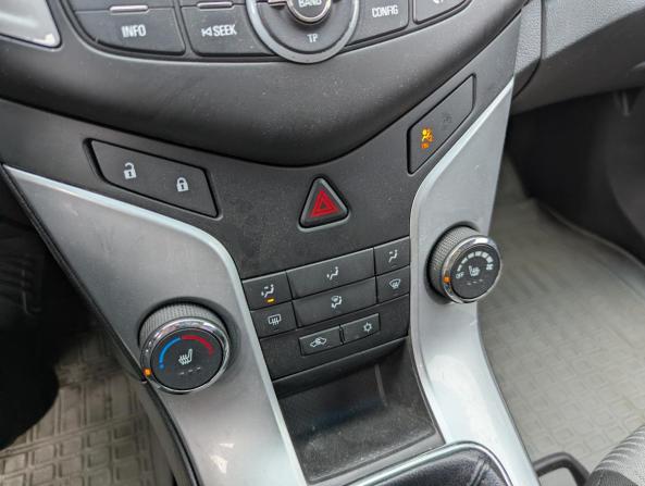 Chevrolet Cruze I Рестайлинг с пробегом 2013 года, цена 640 000 рублей, 246342 км, универсал, Автокод Объявления