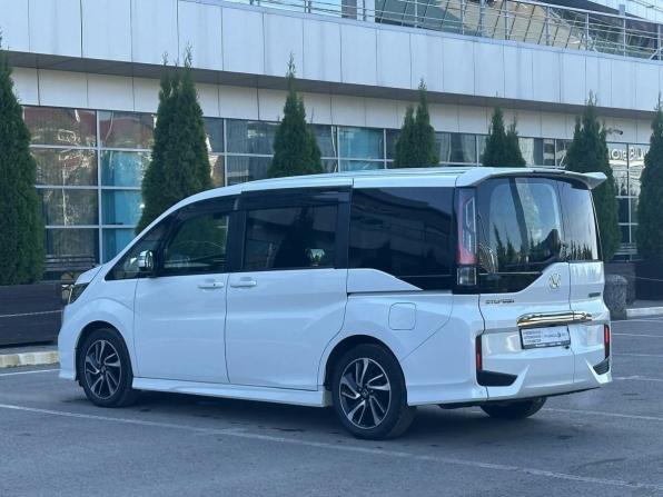 Honda Stepwgn V Рестайлинг с пробегом 2020 года, цена 2 400 000 рублей, 115000 км, минивэн, Автокод Объявления