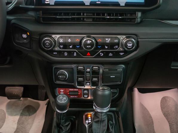 Jeep Wrangler IV (JL) Рестайлинг с пробегом 2025 года, цена 7 999 000 рублей, 41 км, внедорожник, Автокод Объявления