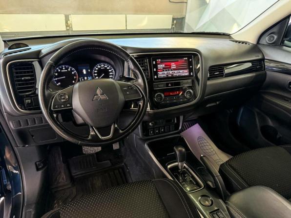 Mitsubishi Outlander III Рестайлинг 3 с пробегом 2019 года, цена 2 000 000 рублей, 117751 км, внедорожник, Автокод Объявления