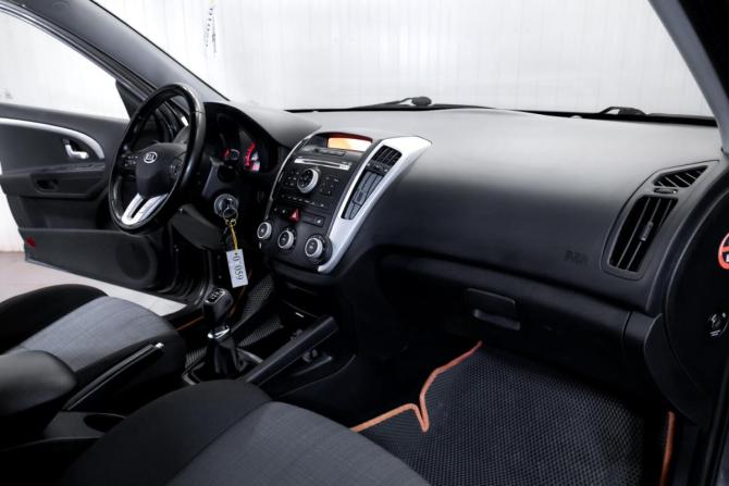 Kia Ceed I Рестайлинг с пробегом 2010 года, цена 699 000 рублей, 221158 км, хэтчбек, Автокод Объявления