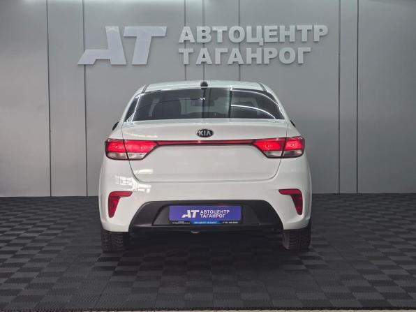 Kia Rio IV с пробегом 2018 года, цена 1 099 000 рублей, 211000 км, седан, Автокод Объявления