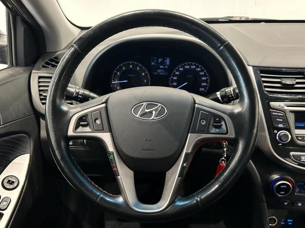Hyundai Solaris I Рестайлинг с пробегом 2016 года, цена 1 049 000 рублей, 99870 км, седан, Автокод Объявления