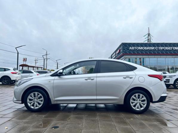 Hyundai Solaris II Рестайлинг с пробегом 2021 года, цена 1 579 700 рублей, 49768 км, седан, Автокод Объявления