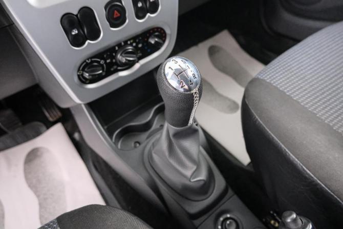 Renault Sandero I с пробегом 2014 года, цена 729 000 рублей, 130000 км, хэтчбек, Автокод Объявления