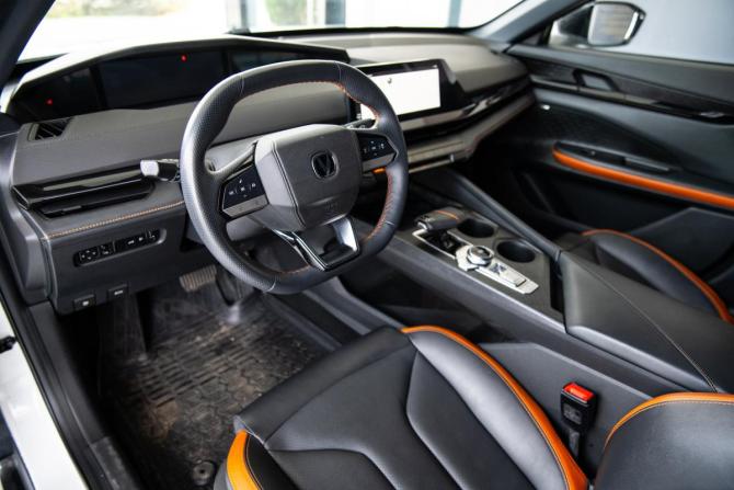 Changan UNI-V I с пробегом 2024 года, цена 3 250 000 рублей, 74973 км, лифтбек, Автокод Объявления