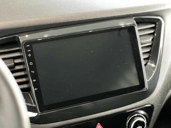 Hyundai Solaris II с пробегом 2018 года, цена 1 395 000 рублей, 106494 км, седан, Автокод Объявления