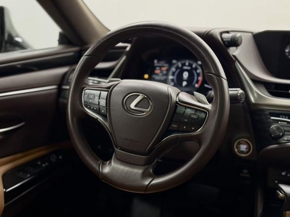 Lexus ES VII с пробегом 2019 года, цена 3 498 000 рублей, 139935 км, седан, Автокод Объявления
