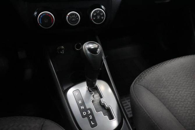 Kia Rio III Рестайлинг с пробегом 2015 года, цена 649 000 рублей, 318218 км, седан, Автокод Объявления