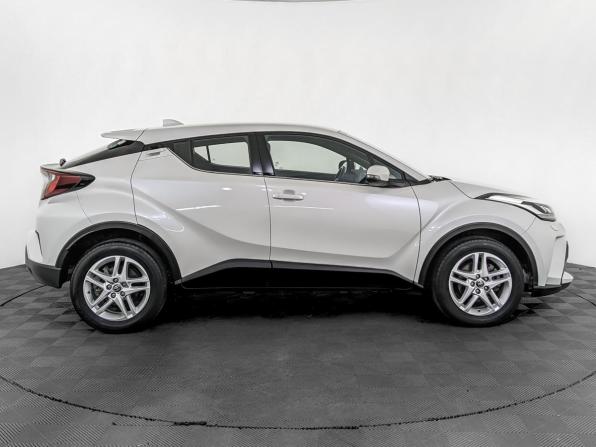 Toyota C-HR I Рестайлинг с пробегом 2021 года, цена 2 655 000 рублей, 54712 км, внедорожник, Автокод Объявления
